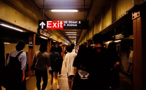 地铁站员工自我鉴定