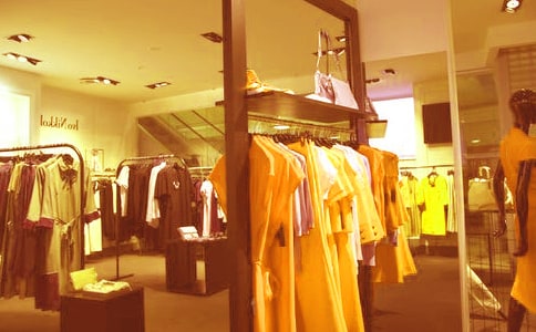 【热】服装销售合同