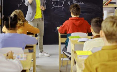 ���Խ���ѧ��ѧ�ĵ����