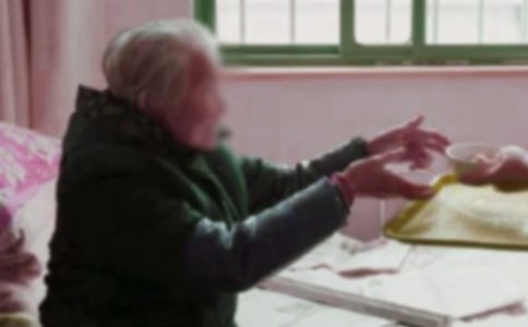 ���ھ���Ժο�ʻ�ܽ�