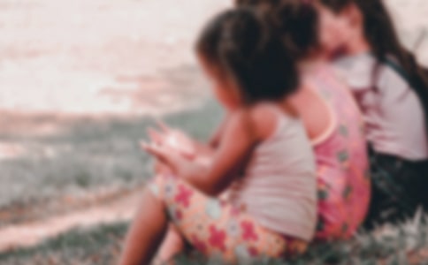 ���ض�ͯ���Ը�