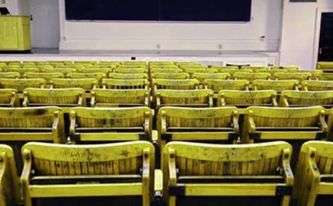 ���ڸж�ĸУ�ݽ���