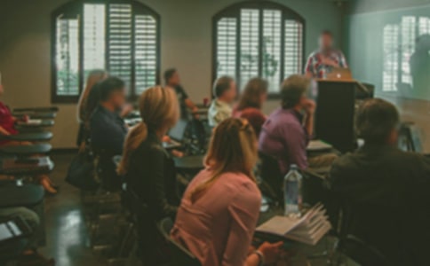 ��С�ν���ѵ�ĵ�[��]