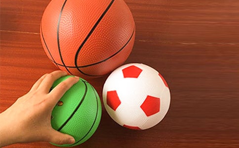 大班语言教案:取皮球