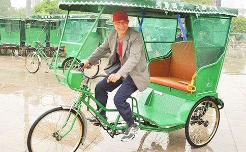 三轮车上的大爱读后感