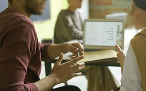 �����ܵ�ͬ�µ�Ǹ��