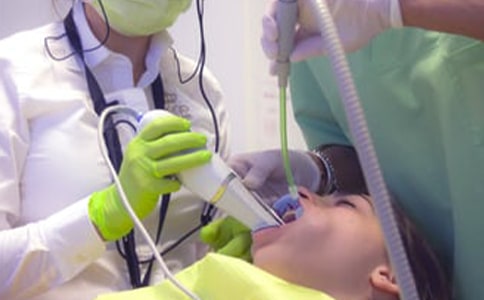 小班绘本《鳄鱼怕怕牙医怕怕》教案