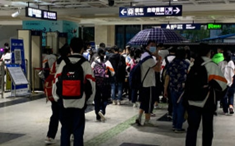 高中学生评语15篇