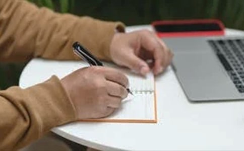 �ۡ������ж����и�����